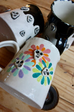 Load image into Gallery viewer, Skull Mugs!
