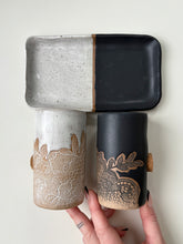 Load image into Gallery viewer, Salt &amp; Pepper Shaker Set
